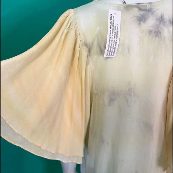 YOUNG FABULOUS & BROKE Flutter Sleeves Tie Dye Top.Size M - Picture 9 of 13